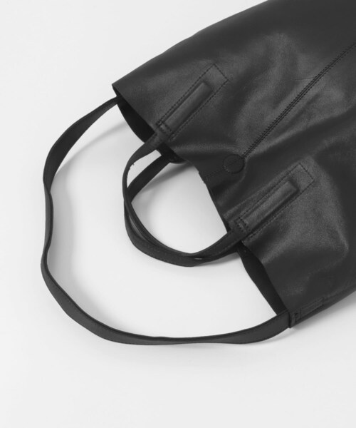 URBAN RESEARCH（アーバンリサーチ）の「Morphee　2WAY ONE SHOULDER M（ショルダーバッグ・メンズ・NAPPABLACK・M）」の6枚目の写真