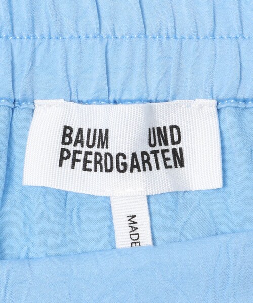 URBAN RESEARCH(アーバンリサーチ)の「BAUM UND PFERDGARTEN CRINKLED SATIN SKIRT(スカート・レディース・DUSK BLUE・36)」の8枚目の写真