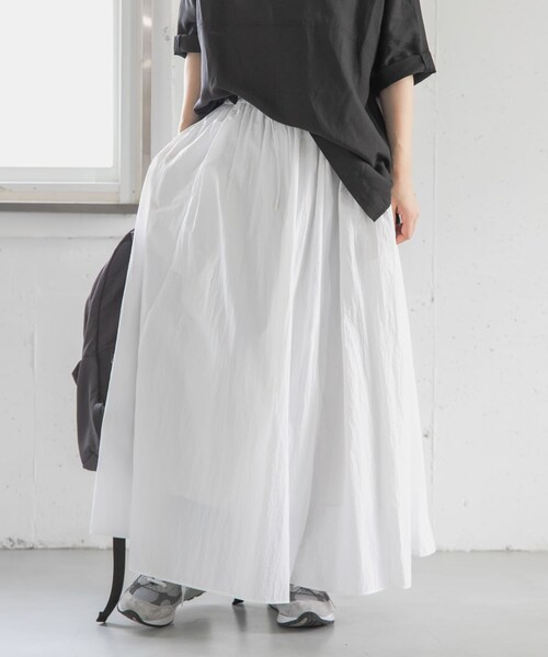 URBAN RESEARCH DOORS(アーバンリサーチドアーズ)の「FORK&SPOON ナイロンギャザースカート(スカート・レディース・BLACK/OFF/LIGHTBEIGE・1/2)」の7枚目の写真