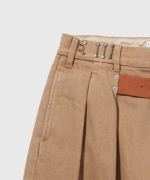 ADAM ET ROPE'(アダムエロペ)の「【DAIRIKU/ダイリク】D Buckle Super Wide Chino Pants(チノパンツ・メンズ・ブラック/ベージュ・M/S)」の8枚目の写真