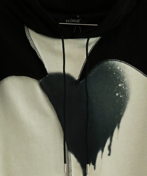 VIS（ビス）の「【reheat】ハートプリントフーディ【洗える】（パーカー・レディース・ブラック・F）」の13枚目の写真