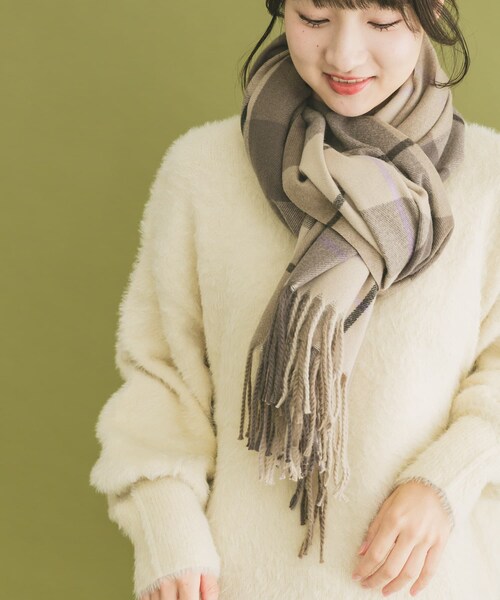 ITEMS URBANRESEARCH(アイテムズ アーバンリサーチ)の「チェックストール(マフラー・レディース・IVO/MOC/L.BLU/NVY・-)」の16枚目の写真