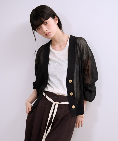 ADAM ET ROPE'(アダムエロペ)の「【WEB限定】・【サステナブル】リネンMIXシアーカーディガン(カーディガン/ボレロ・レディース・ブラック/オフホワイト/サックス・F)」の18枚目の写真
