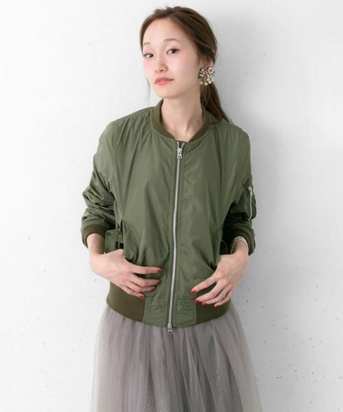 URBAN RESEARCH（アーバンリサーチ）の「ALPHA INDUSTRIES×URBAN RESEARCH iD　別注MA-1 ジャケット（ミリタリージャケット・レディース・BLACK/KHAKI/L.GREY・XS）」の7枚目の写真