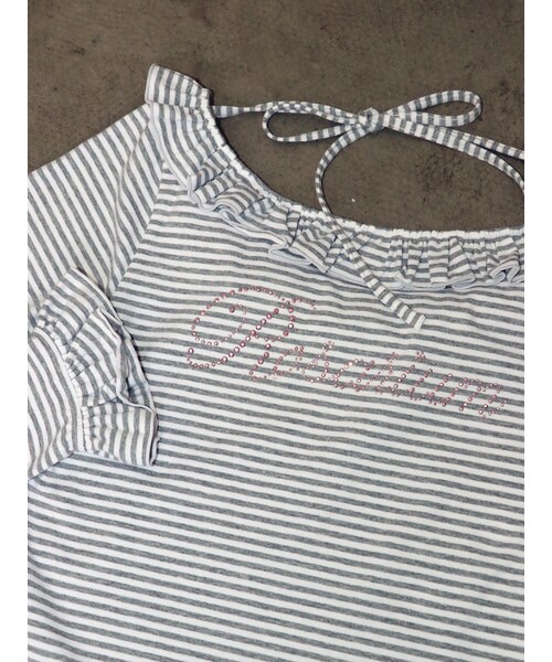 jouetie(ジュエティ)の「ラインストーンフリルトップス(Tシャツ/カットソー・レディース・グレー/ブラック/ピンク・M)」の3枚目の写真