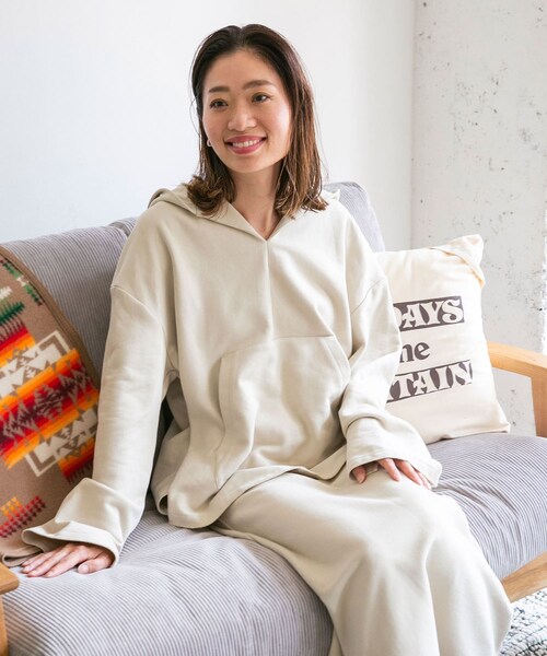 EKAL（エカル）の「EKAL　レイクショアキーネックフーディー（パーカー・レディース・カーキ/ベージュ/チャコール・FREE）」の10枚目の写真