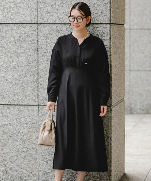 URBAN RESEARCH ROSSO（アーバンリサーチロッソ）の「『UR TECH SMOOTHLUXE』F by ROSSO　キーネックワンピース（ワンピース・レディース・BEIGE/C/GRAY/BLACK・36/38）」の4枚目の写真