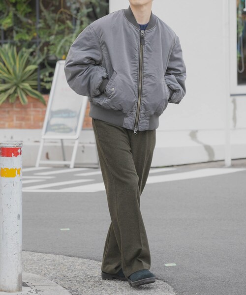 ITEMS URBANRESEARCH(アイテムズ アーバンリサーチ)の「ピグメントダイ オーバーサイズMA-1(MA-1・メンズ・KHAKI/GREIGE/GRAY・M/L)」の8枚目の写真