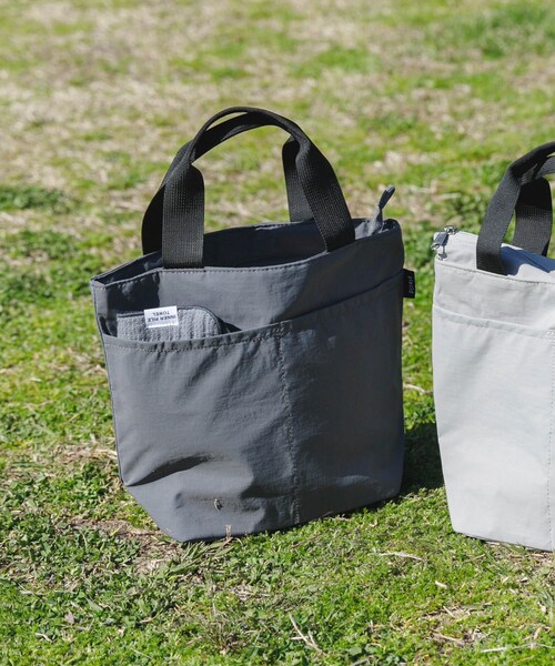 URBAN RESEARCH DOORS(アーバンリサーチドアーズ)の「EL COMMUN PLACID 保冷ランチトート(トートバッグ・メンズ・Dark Gray・-)」の6枚目の写真