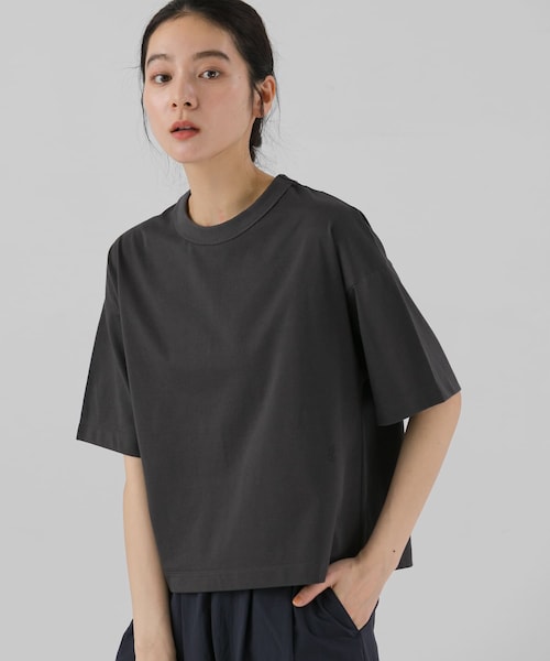 EKAL（エカル）の「『UR TECH ひやサラクール』ロゴ刺繍 Tシャツ（Tシャツ/カットソー・レディース・ホワイト/チャコール/イエロ-・One）」の2枚目の写真