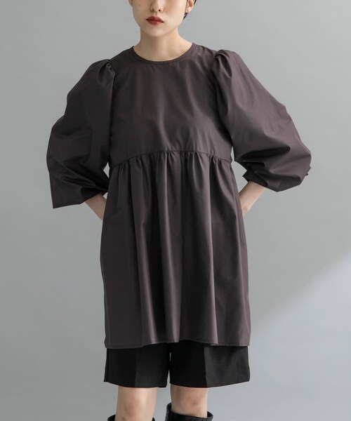 KBF（ケイビーエフ）の「『WEB限定』BACKリボンチュニック（チュニック・レディース・OFF/L.BLUE/D.BROWN・one）」の4枚目の写真