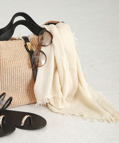 URBAN RESEARCH Sonny Label（アーバンリサーチサニーレーベル）の「イタリア製なめらかレーヨンストール（ストール/ショール・レディース・L.ベージュ/コーラル/ミント/グレー・one）」の5枚目の写真