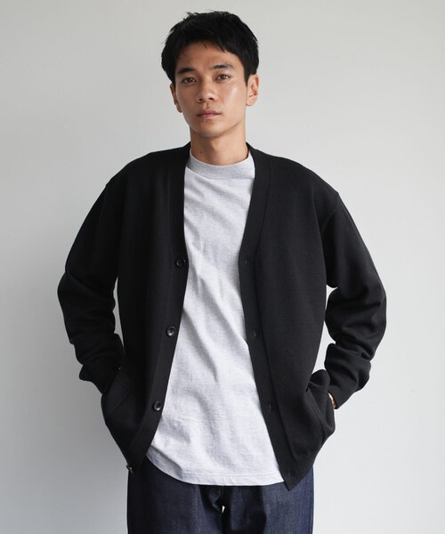 URBAN RESEARCH DOORS（アーバンリサーチドアーズ）の「『XLサイズ/WEB限定/仁村紗和さん着用』『UR TECH 200日ニット』Vネックカーディガン（カーディガン/ボレロ・メンズ・MOCHA/BLACK・M/L/XL）」の21枚目の写真