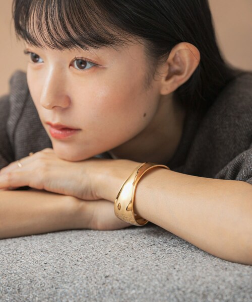 URBAN RESEARCH ROSSO（アーバンリサーチロッソ）の「Favorible　Curvy bangle（ブレスレット・レディース・GOLD・Free）」の3枚目の写真