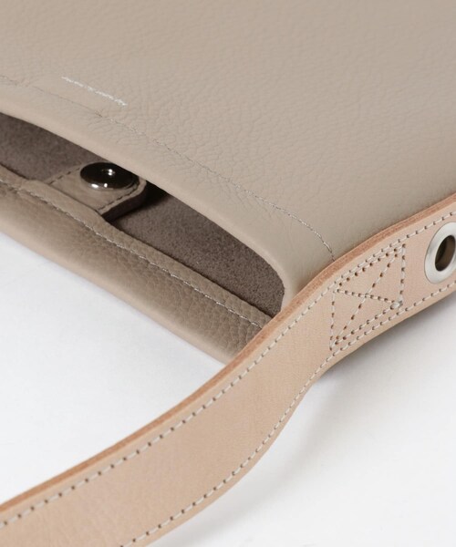URBAN RESEARCH（アーバンリサーチ）の「Hender Scheme　one side belt bag small（ショルダーバッグ・メンズ・black/beige・FREE）」の11枚目の写真