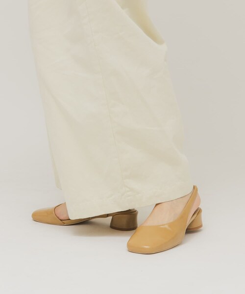 KBF（ケイビーエフ）の「スクエアトゥアシンメトリーパンプス（パンプス・レディース・CAMEL/BLACK・36/37/38）」の17枚目の写真