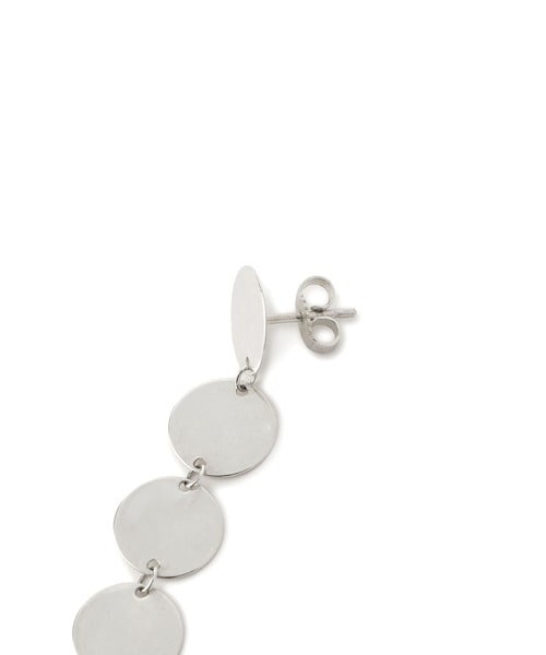 ADAM ET ROPE'(アダムエロペ)の「【SASKIA DIEZ(サスキア ディッツ)】PAILLETTES EARRINGS MULTI LONG(ピアス(両耳用)・レディース・シルバー・F)」の4枚目の写真