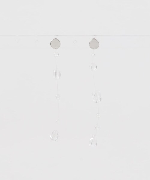 KBF（ケイビーエフ）の「シズクピアス（ピアス（両耳用）・レディース・CLEAR/KHAKI・One）」の4枚目の写真