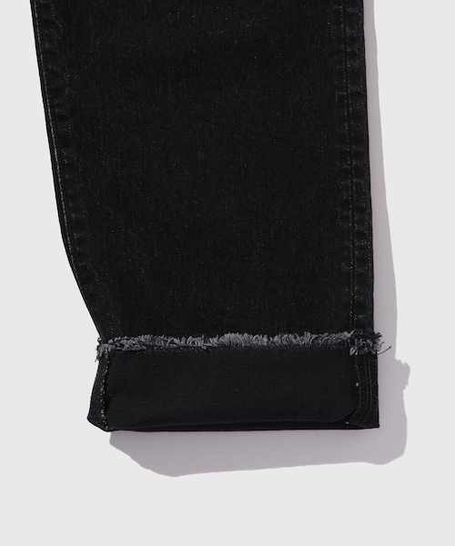 ADAM ET ROPE'（アダムエロペ）の「【cantate for WILD LIFE TAILOR】EX CUT-OFF Denim Tapered Trousers（デニムパンツ・メンズ・ブラック・28/30/32/34）」の11枚目の写真