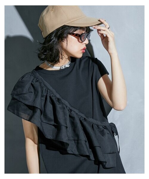 nissen（ニッセン）の「大きいサイズ フリル衿付フレンチスリーブＴシャツ GEVS.（Tシャツ/カットソー・レディース・オフホワイト/ベージュ/黒・6L/8L/10L）」の4枚目の写真