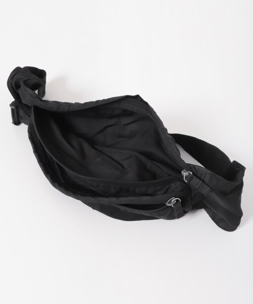 URBAN RESEARCH（アーバンリサーチ）の「VINTAGE　プラダ90sトライアングルロゴショルダー（ボディバッグ/ウエストポーチ・レディース・-・-）」の6枚目の写真