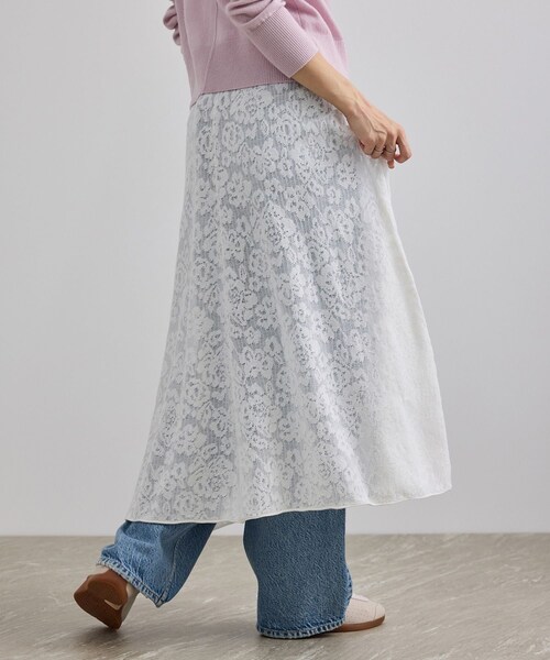 ADAM ET ROPE'(アダムエロペ)の「【extreme cashmere(エクストリーム・カシミア)】kelly ニットスカート(スカート・レディース・ブラック/ホワイト・F)」の7枚目の写真