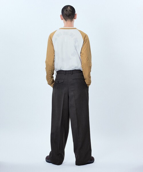 ADAM ET ROPE'(アダムエロペ)の「SHEER RINGER RAGLAN LONG SLEEVE(Tシャツ/カットソー・レディース・ホワイト/キャメル/ベージュ/ブラック・38/42)」の14枚目の写真