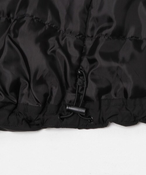 URBAN RESEARCH DOORS（アーバンリサーチドアーズ）の「『UR TECH』撥水ポケッタブル中綿ブルゾン（ブルゾン・レディース・GREIGE/CHARCOAL/BLACK・Free）」の17枚目の写真