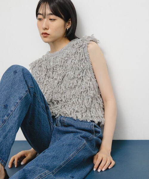 KBF(ケイビーエフ)の「ループニットベスト(ベスト・レディース・BEIGE/BROWN/CHARCOAL/GRAY・one)」の11枚目の写真
