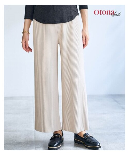 nissen（ニッセン）の「やわらかカットソープリーツパンツ【OtonaSMILE】（パンツ・レディース・ベージュ/黒・M/L/LL/3L/4L）」の2枚目の写真