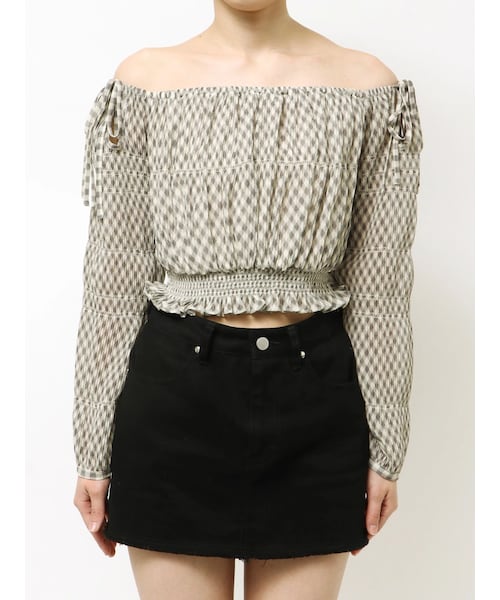 EMODA（エモダ）の「RIBBON CUT OFF SHOULDER TOP（Tシャツ/カットソー・レディース・ホワイト/ブラック/ブルー/ブラウン/ベージュ・F）」の4枚目の写真