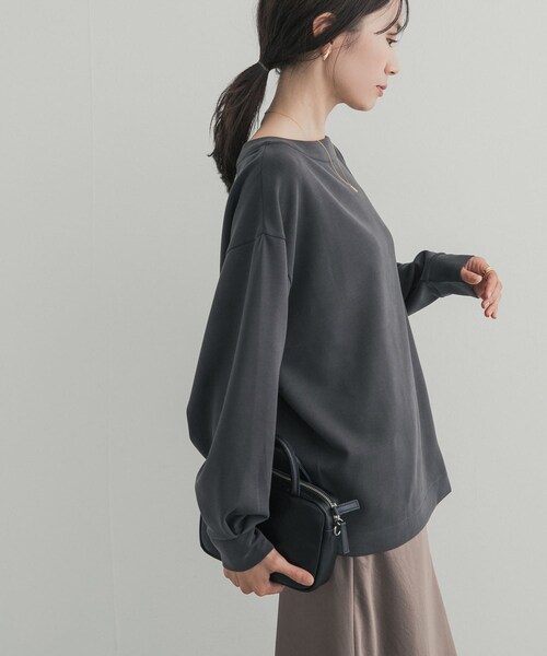 URBAN RESEARCH DOORS（アーバンリサーチドアーズ）の「2WAYフィブリルプルオーバー（Tシャツ/カットソー・レディース・CHARCOAL/KHAKI・Free）」の5枚目の写真