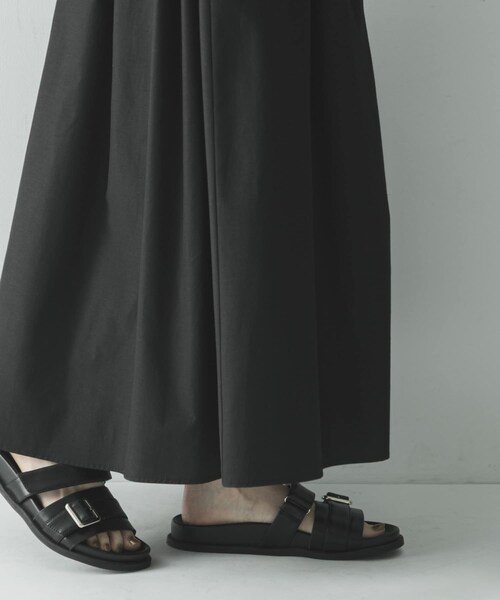 URBAN RESEARCH（アーバンリサーチ）の「撥水ギャザーボリュームスカート（スカート・レディース・OFF WHITE/BLACK・Free）」の16枚目の写真