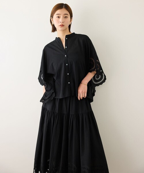ROPE'(ロペ)の「INDIAコットンボイルシフリー刺繍ケープ(ポンチョ)ブラウス/セットアップ対応・イージーケア(シャツ/ブラウス・レディース・ブラック/ホワイト・F)」の8枚目の写真
