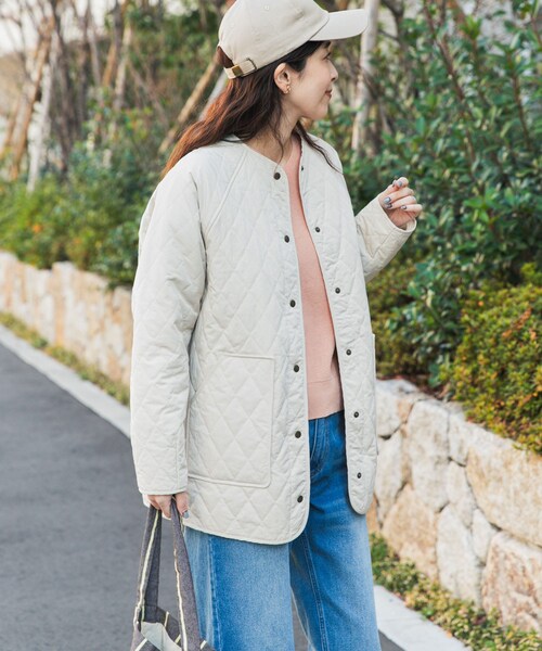 URBAN RESEARCH DOORS（アーバンリサーチドアーズ）の「『撥水』カポックキルトミドルジャケット（その他アウター・レディース・IVORY/GREIGE/BLACK・Free）」の6枚目の写真