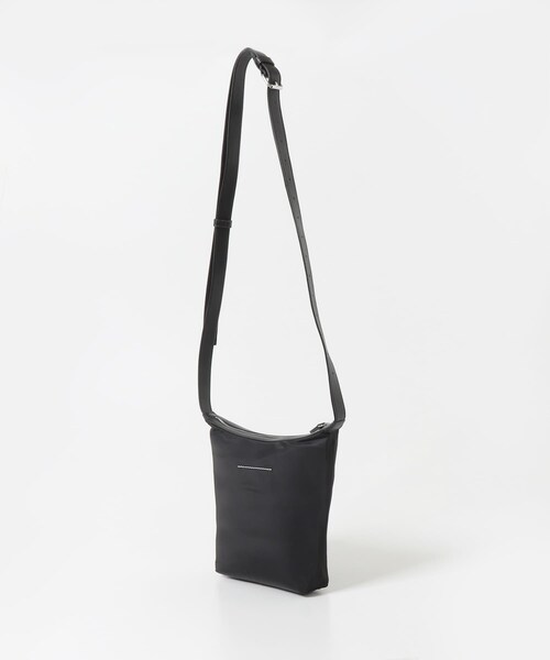 URBAN RESEARCH（アーバンリサーチ）の「MM6　P9062 SHOULDER BAG（ショルダーバッグ・レディース・T8013BLACK・-）」の4枚目の写真