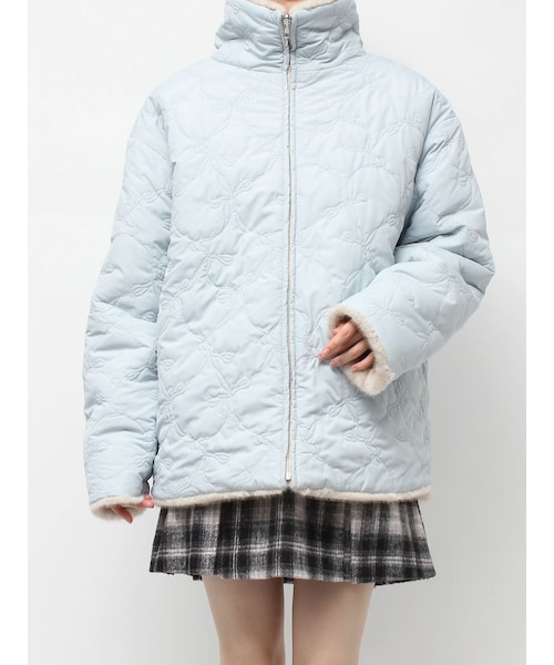 CALNAMUR（カルナムール）の「2WAYリボン＆フェイクファーキルティングコート（ダウンジャケット/コート・レディース・ブラック/ピンク/アイスブルー・F）」の3枚目の写真