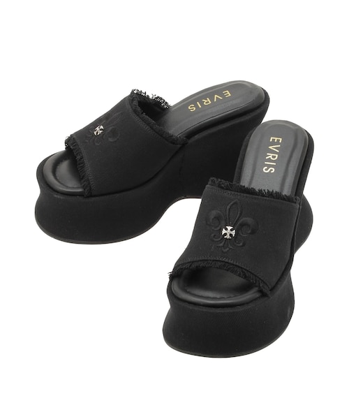 EVRIS（エヴリス）の「フリンジズタッズサンダル（サンダル・レディース・ブラック/ピンク/ベージュ・S/M/L）」の3枚目の写真