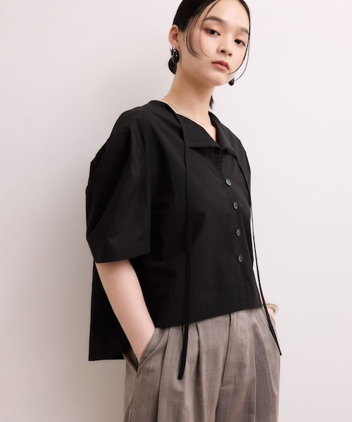 ADAM ET ROPE'（アダムエロペ）の「【WEB限定】タックスリーブブラウス（シャツ/ブラウス・レディース・ブラック/ホワイト/サックス・F）」の2枚目の写真