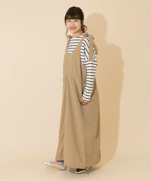 ITEMS URBANRESEARCH（アイテムズ アーバンリサーチ）の「レインウェアジャンパースカート（サロペット/オーバーオール・レディース・KHAKI/BEIGE/BLACK・one）」の19枚目の写真