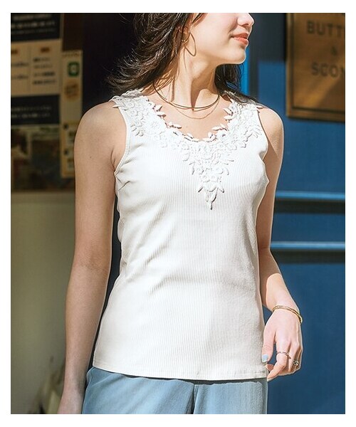 nissen（ニッセン）の「＜大きいサイズ＞ フラワーレースデザイン綿混タンクトップ（キャミソール・レディース・オフホワイト/黒・L/LL/3L/4L/5L/6L/8L/10L）」の8枚目の写真