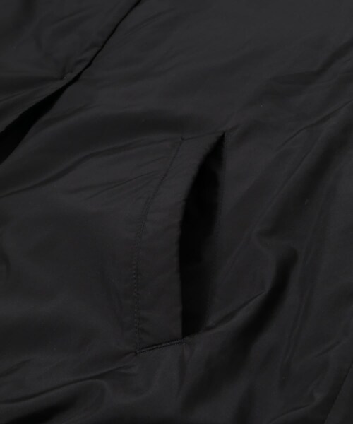 URBAN RESEARCH DOORS（アーバンリサーチドアーズ）の「『UR TECH』撥水ポケッタブル中綿ブルゾン（ブルゾン・レディース・GREIGE/CHARCOAL/BLACK・M）」の13枚目の写真