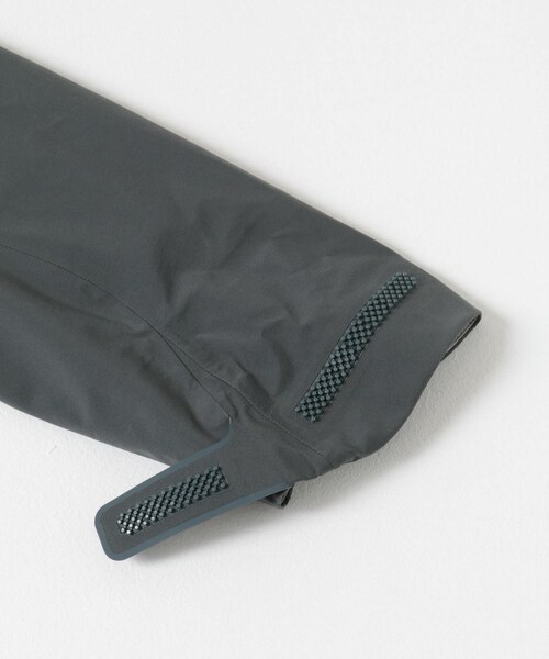 URBAN RESEARCH（アーバンリサーチ）の「『別注』DESCENTE ALLTERRAIN×URBAN RESEARCH　CREAS（マウンテンパーカー・メンズ・GRAPHITE・M/L/O）」の16枚目の写真