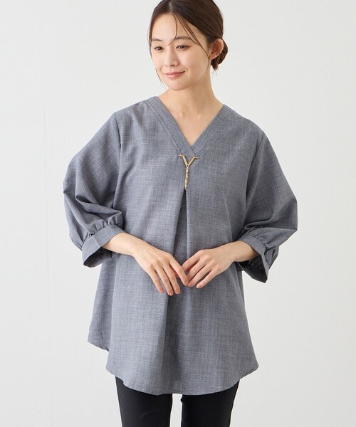 Jayro(ジャイロ)の「ゴールドパーツ付きスキッパーブラウス(シャツ/ブラウス・レディース・ブラック/グレー/ネイビー/ブルー/ブルー系/オレンジ/イエロー系・F)」の20枚目の写真