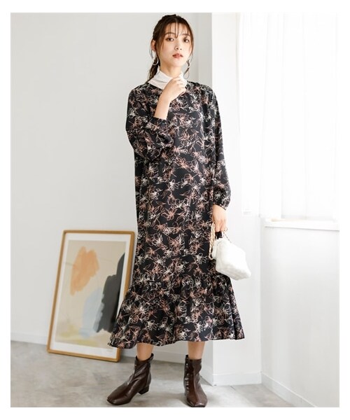 nissen（ニッセン）の「大きいサイズゆるシルエットプリントデザインワンピース（ワンピース・レディース・アイボリー系花柄/パープル系/黒系ドット/黒系花柄・L~LL相当/3L~4L相当/5L~6L相当/8L相当/10L相当）」の11枚目の写真