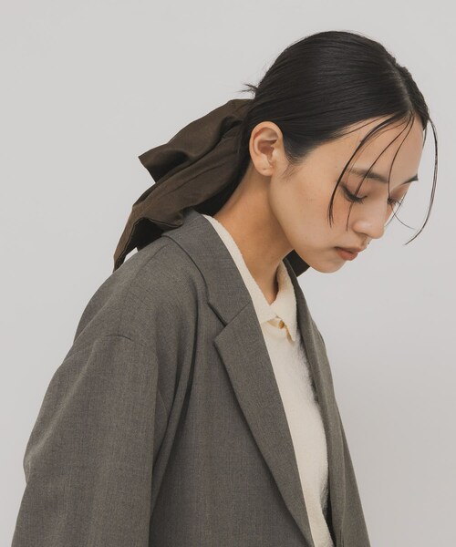 KBF（ケイビーエフ）の「サテンシュシュ(特大)（ヘアゴム・レディース・BEIGE/D.KHAKI・One）」の11枚目の写真