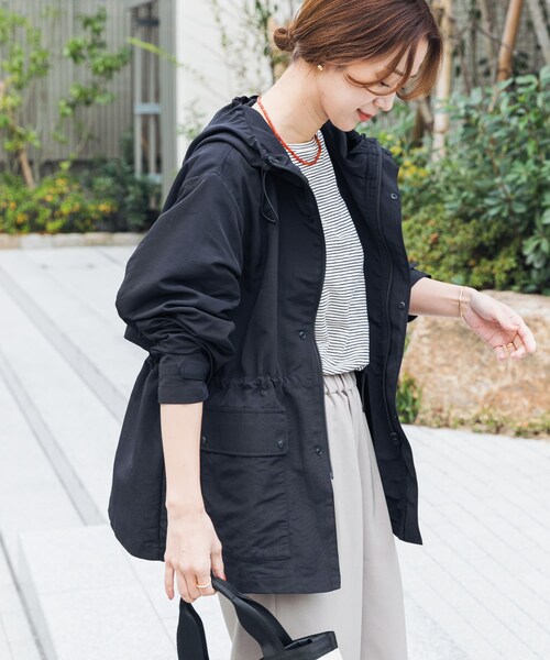 URBAN RESEARCH DOORS（アーバンリサーチドアーズ）の「『WEB/一部店舗限定カラー』ナイロンマウンテンパーカー（マウンテンパーカー・レディース・L.BEIGE/LIME/NAVY/BLACK・S/M）」の6枚目の写真