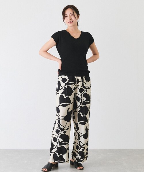 Jayro（ジャイロ）の「Vネックフレンチ袖ニット（ニット/セーター・レディース・ブラック/グレー/ベージュ/グリーン/ブルー/サックス/レッド/カラシ/オレンジ・F）」の14枚目の写真