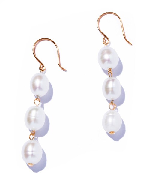 ROPE'(ロペ)の「【WEB限定】【les bonbon (ル ボンボン)】cocoon pearl hook pierce WH(ピアス(両耳用)・レディース・ホワイト・F)」の5枚目の写真