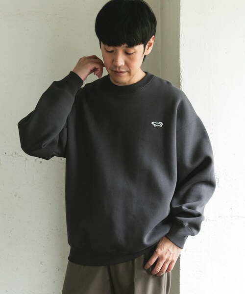 URBAN RESEARCH DOORS（アーバンリサーチドアーズ）の「『XLサイズ/WEB限定』『別注』PENNEYS×DOORS　THE FOX クルーネックスウェット（スウェット・メンズ・BEIGE/ASH/CHARCOAL/RED・M/L/XL）」の9枚目の写真